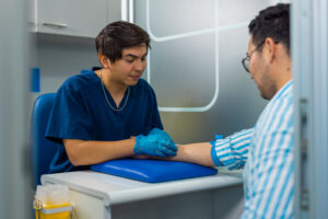 LABORATORIO Y TOMA DE MUESTRA EN SANGRE